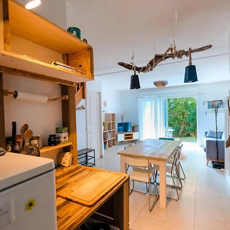 Semesterbostad Aloha Pool-beach 500m